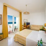 Hotiday Hotel