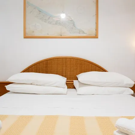 Hotell Hotiday 3*